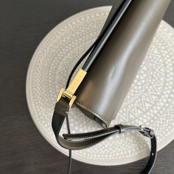 [BNWT–Slightly Imperfect] Marni Trunk Slim Shoulder Bag Brown🤎 - Picture 10 of 11